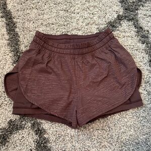NEVER WORN Lululemon Lined Running Short with side Pockets